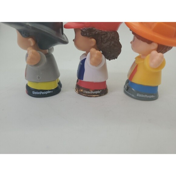 Fisher Price Little People Set of Community Helpers Construction, Firefighter - Picture 10 of 12